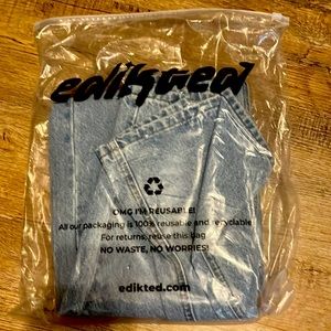 Super cute Edikted jean!